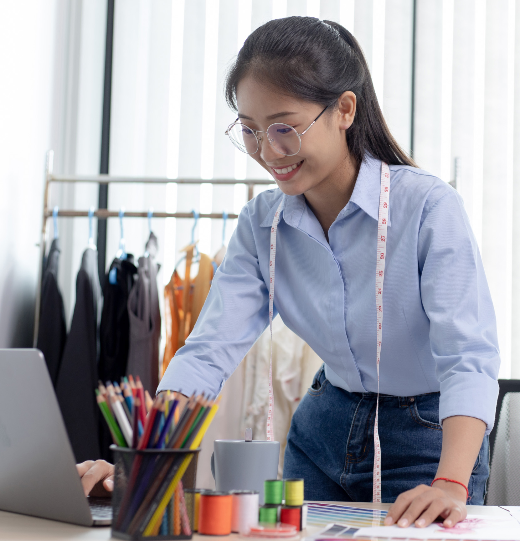 Frau E-Rechnung Software Lösung CRM+